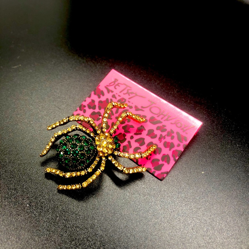 Green/gold spider brooch